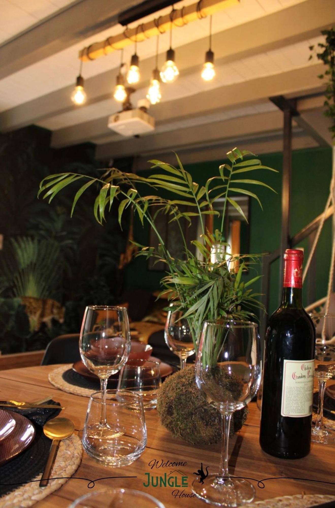 Maison "Jungle House" 90 M2 Billard, Retroprojecteur, Bar A Jeux , Vinyle, Wifi Fibre, Ideal Pro & Famille A Montbrison Kültér fotó