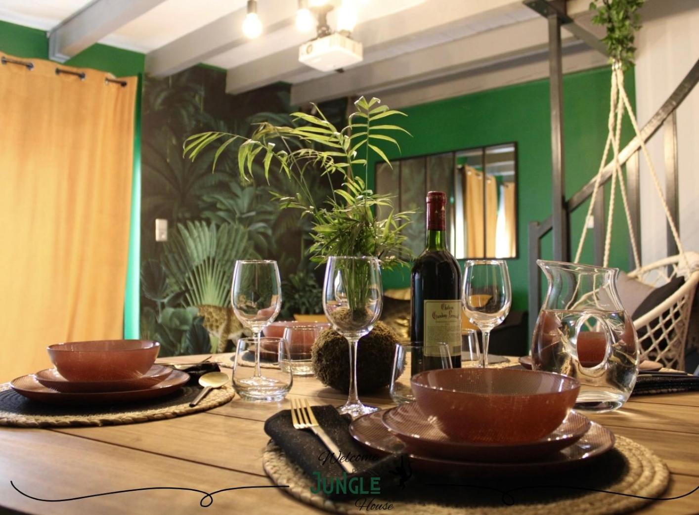 Maison "Jungle House" 90 M2 Billard, Retroprojecteur, Bar A Jeux , Vinyle, Wifi Fibre, Ideal Pro & Famille A Montbrison Kültér fotó