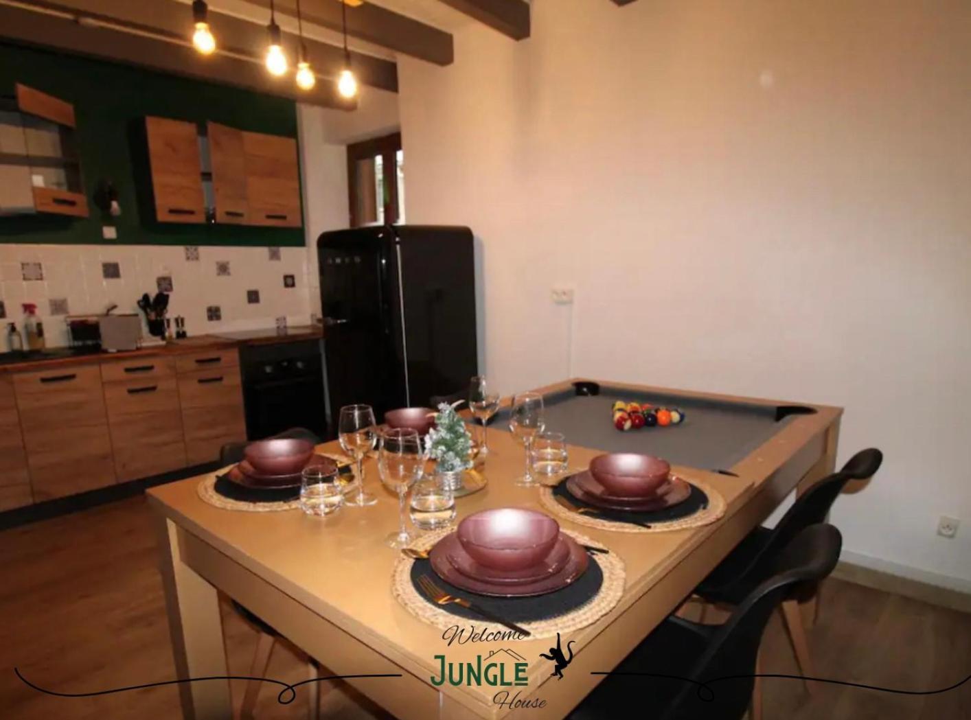 Maison "Jungle House" 90 M2 Billard, Retroprojecteur, Bar A Jeux , Vinyle, Wifi Fibre, Ideal Pro & Famille A Montbrison Kültér fotó