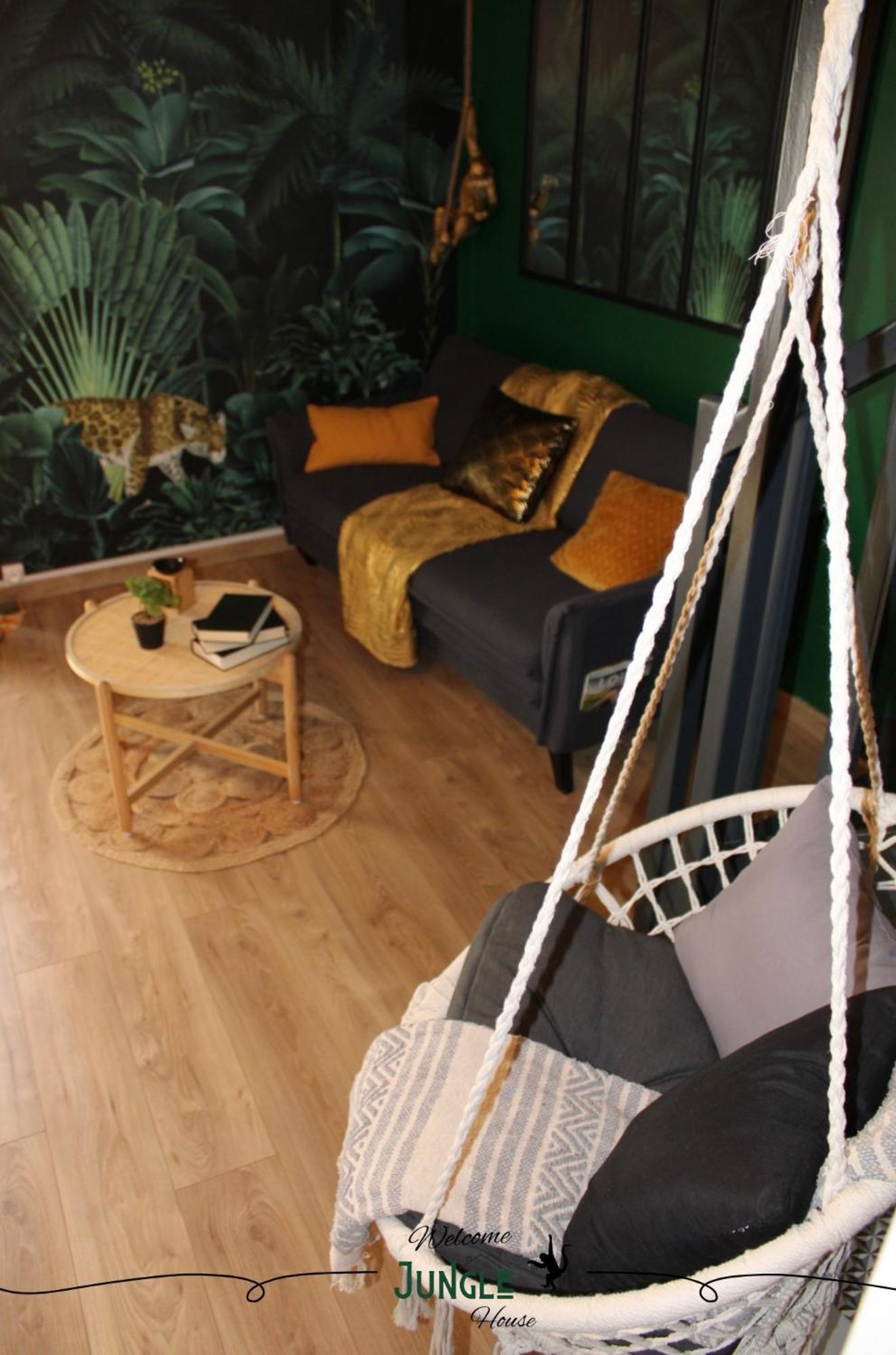 Maison "Jungle House" 90 M2 Billard, Retroprojecteur, Bar A Jeux , Vinyle, Wifi Fibre, Ideal Pro & Famille A Montbrison Kültér fotó
